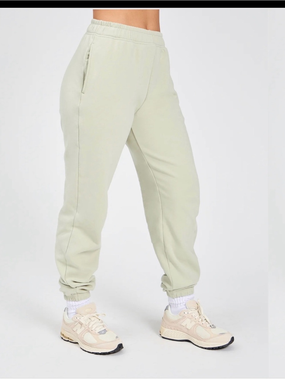 Buffbunny boyfriend cloud joggers in pistachio